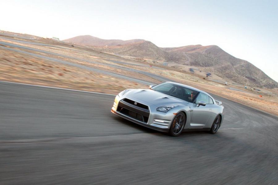  Nissan GT-R Premium 2013 года  (фото 4 из 36)